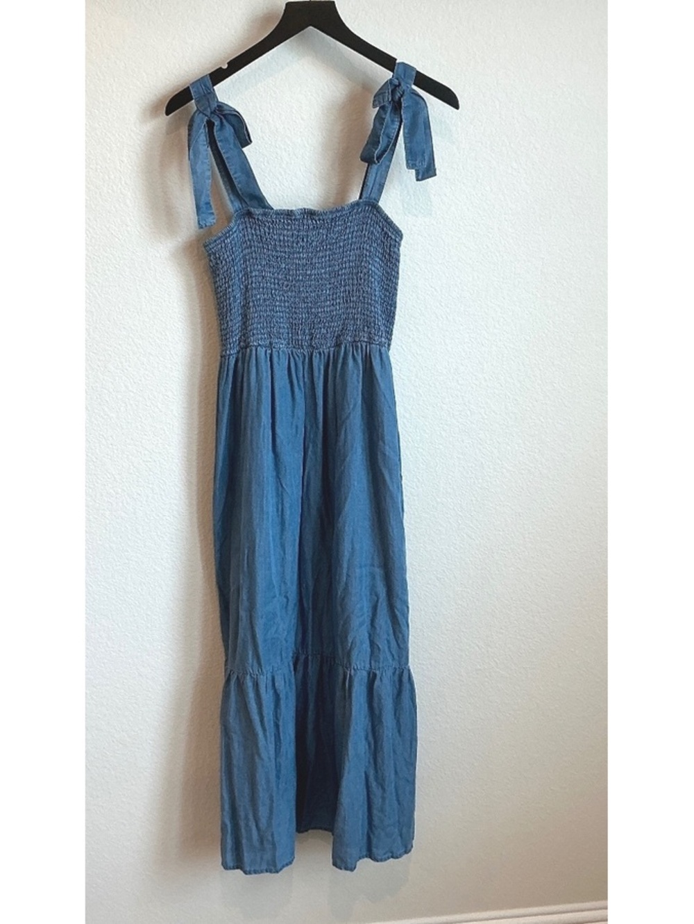 blu pepper Blue Smocked Midi Dress with Tie Shoulder Straps Size L